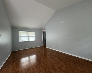 1900 Stanford Drive - Photo Thumbnail 5