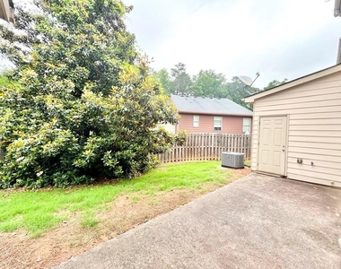 64 Creighton Lane - Photo Thumbnail 12