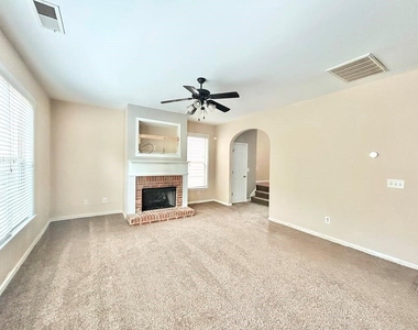 64 Creighton Lane - Photo Thumbnail 3