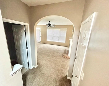 64 Creighton Lane - Photo Thumbnail 7