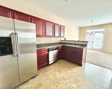 64 Creighton Lane - Photo Thumbnail 6