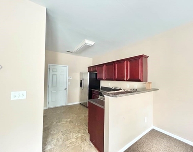 64 Creighton Lane - Photo Thumbnail 4