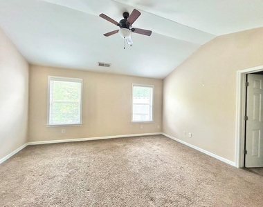 64 Creighton Lane - Photo Thumbnail 9