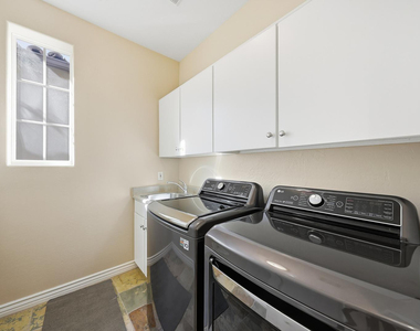 8891 E Mountain Spring Road - Photo Thumbnail 24