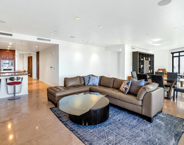 7181 E Camelback Road - Photo Thumbnail 13