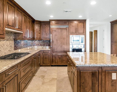 7181 E Camelback Road - Photo Thumbnail 9