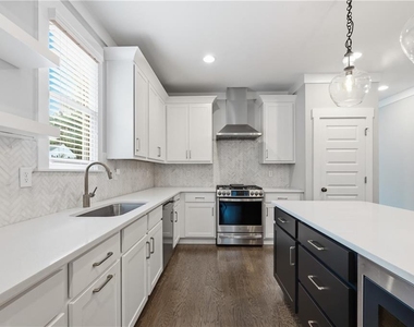 254 Lamon Avenue Se - Photo Thumbnail 8