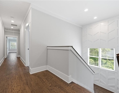 254 Lamon Avenue Se - Photo Thumbnail 13