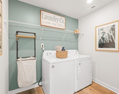 1931 Westwind Street - Photo Thumbnail 28