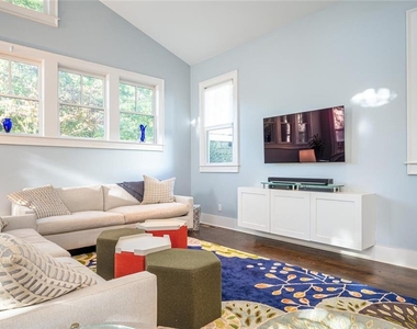 123 Ansley Street - Photo Thumbnail 27