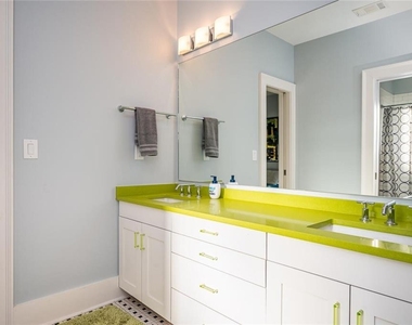 123 Ansley Street - Photo Thumbnail 41