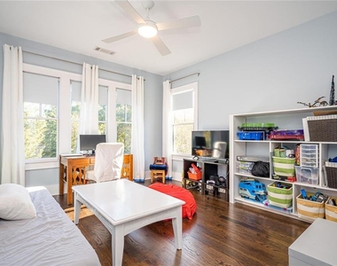 123 Ansley Street - Photo Thumbnail 45