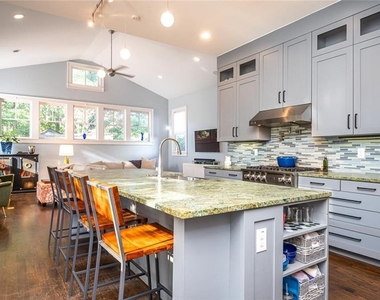 123 Ansley Street - Photo Thumbnail 18