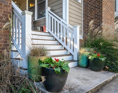 123 Ansley Street - Photo Thumbnail 2