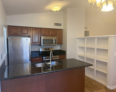 2527 S Maple Avenue - Photo Thumbnail 4