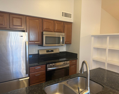 2527 S Maple Avenue - Photo Thumbnail 5