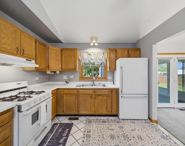 752 Rosanne Street - Photo Thumbnail 15