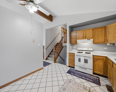 752 Rosanne Street - Photo Thumbnail 17