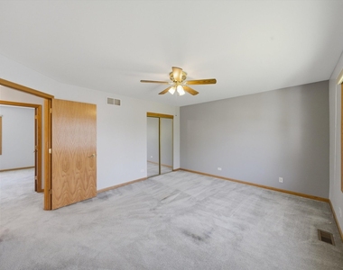 752 Rosanne Street - Photo Thumbnail 24