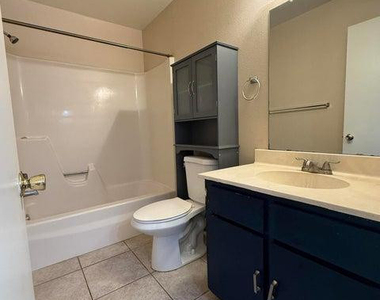 2231 W Fremont Drive - Photo Thumbnail 9