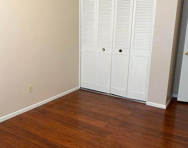 2231 W Fremont Drive - Photo Thumbnail 6