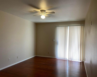 2231 W Fremont Drive - Photo Thumbnail 4