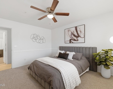 9750 E Gelding Drive - Photo Thumbnail 19