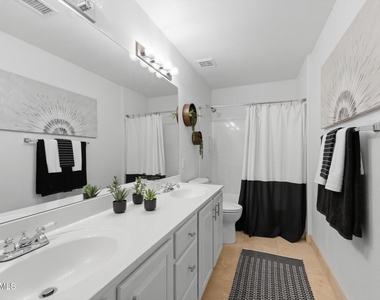 9750 E Gelding Drive - Photo Thumbnail 20