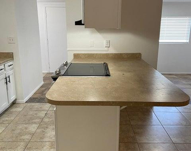 1242 W Carla Vista Drive - Photo Thumbnail 4