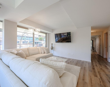7137 E Rancho Vista Drive - Photo Thumbnail 9