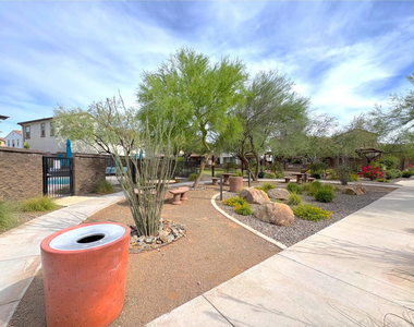 2345 W Gloria Lane - Photo Thumbnail 38
