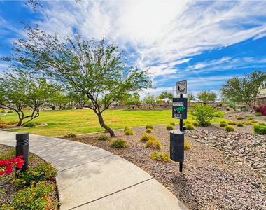 2345 W Gloria Lane - Photo Thumbnail 40