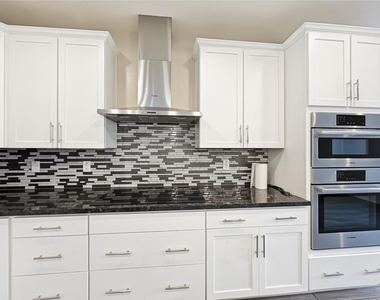 2345 W Gloria Lane - Photo Thumbnail 9