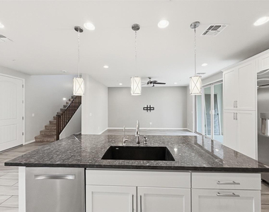 2345 W Gloria Lane - Photo Thumbnail 14