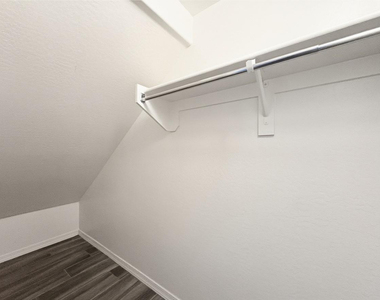 2345 W Gloria Lane - Photo Thumbnail 10