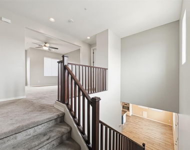 2345 W Gloria Lane - Photo Thumbnail 12