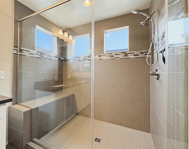 2345 W Gloria Lane - Photo Thumbnail 19