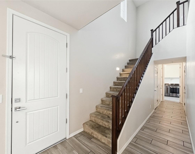 2345 W Gloria Lane - Photo Thumbnail 15