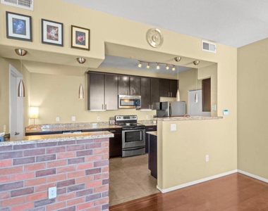 3302 N 7th Street - Photo Thumbnail 10