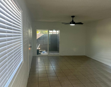 2525 N 52nd Street - Photo Thumbnail 8