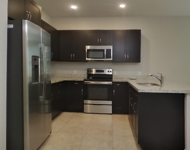 12532 W Hummingbird Terrace - Photo Thumbnail 4