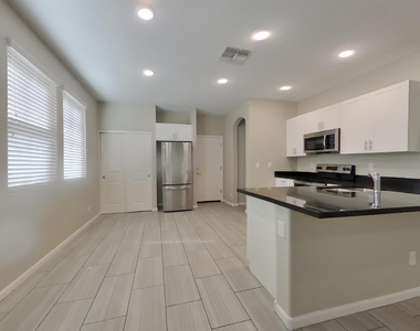 12588 W Via Dona Road - Photo Thumbnail 3