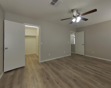 11807 W Aster Drive - Photo Thumbnail 8