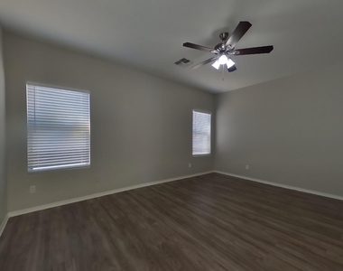 15441 W Cameron Drive - Photo Thumbnail 6