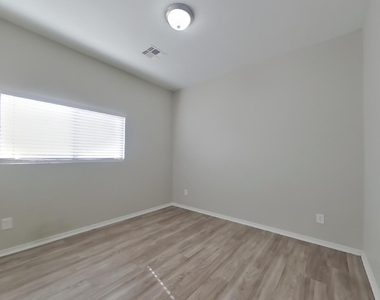 15441 W Cameron Drive - Photo Thumbnail 10