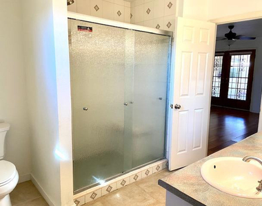 405 E Marigold Lane - Photo Thumbnail 16