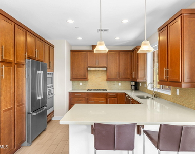 10260 E White Feather Lane - Photo Thumbnail 12