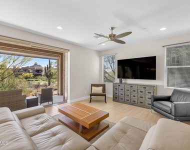 10260 E White Feather Lane - Photo Thumbnail 15