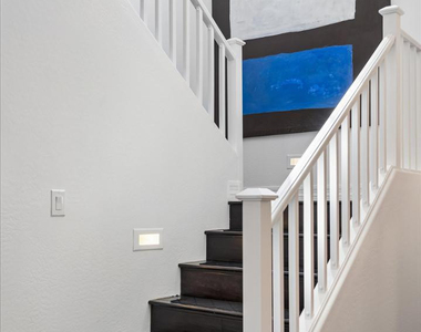 18507 N 94th Street - Photo Thumbnail 2