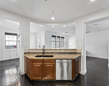 18507 N 94th Street - Photo Thumbnail 8